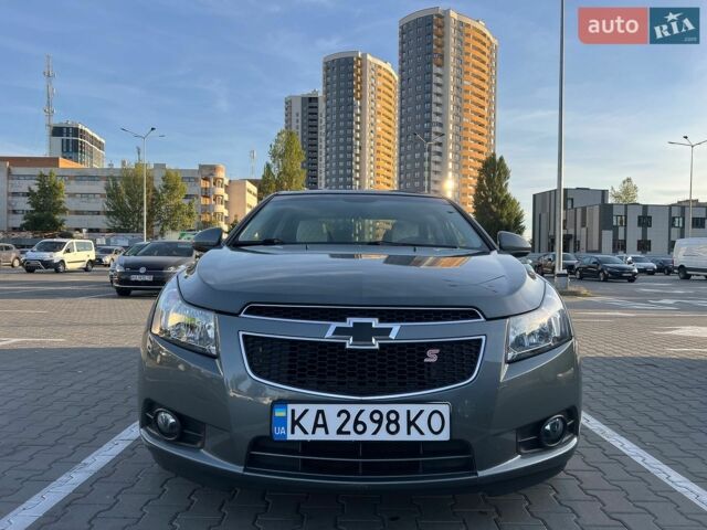 Серый Шевроле Круз, объемом двигателя 1.8 л и пробегом 123 тыс. км за 7500 $, фото 1 на Automoto.ua