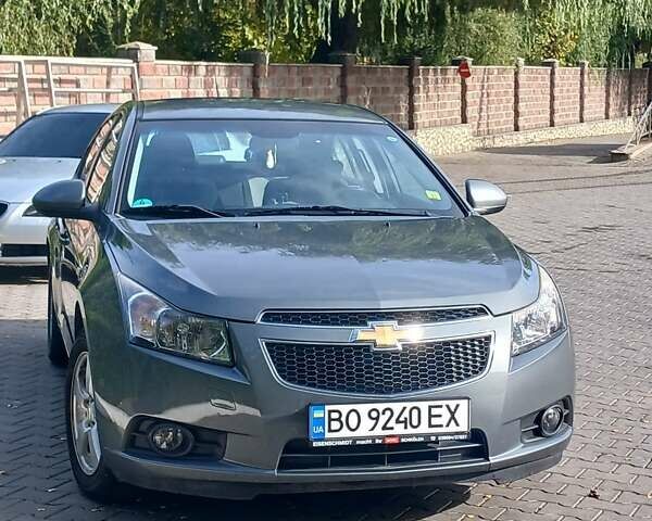 Серый Шевроле Круз, объемом двигателя 1.6 л и пробегом 168 тыс. км за 7000 $, фото 1 на Automoto.ua