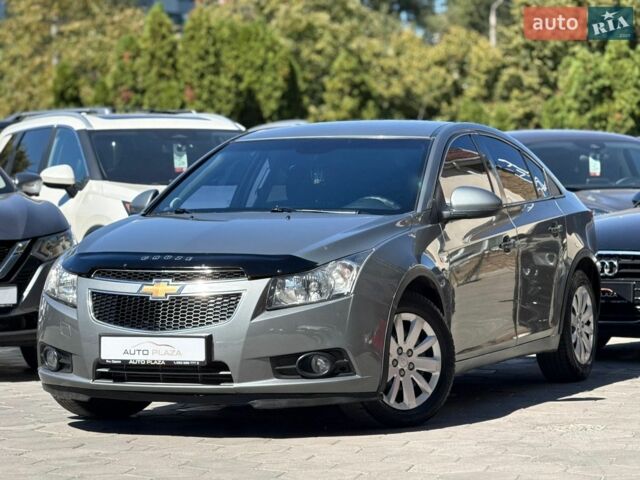 Серый Шевроле Круз, объемом двигателя 1.8 л и пробегом 171 тыс. км за 5900 $, фото 1 на Automoto.ua