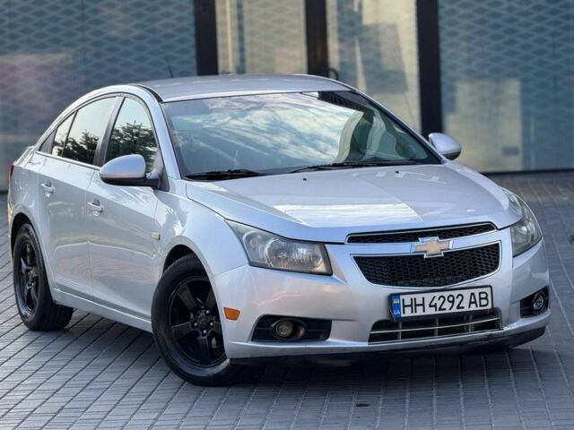 Серый Шевроле Круз, объемом двигателя 1.4 л и пробегом 200 тыс. км за 4899 $, фото 1 на Automoto.ua