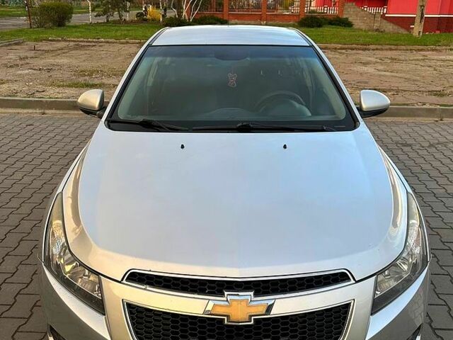 Серый Шевроле Круз, объемом двигателя 1.6 л и пробегом 247 тыс. км за 5800 $, фото 1 на Automoto.ua