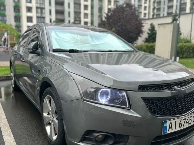 Сірий Шевроле Круз, об'ємом двигуна 1.8 л та пробігом 195 тис. км за 8000 $, фото 1 на Automoto.ua