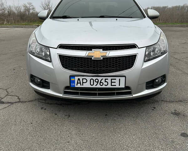 Серый Шевроле Круз, объемом двигателя 1.6 л и пробегом 192 тыс. км за 7000 $, фото 1 на Automoto.ua