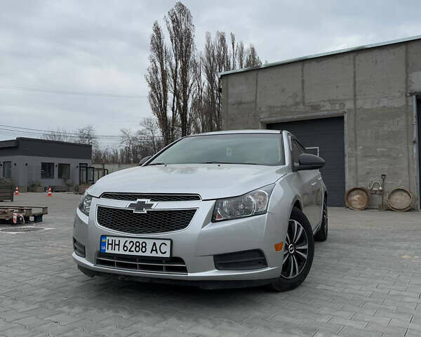 Серый Шевроле Круз, объемом двигателя 1.8 л и пробегом 218 тыс. км за 8200 $, фото 1 на Automoto.ua