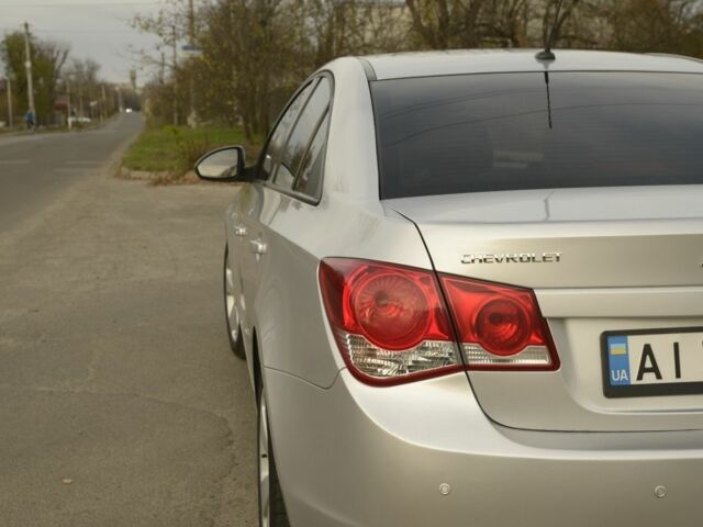 Серый Шевроле Круз, объемом двигателя 1.8 л и пробегом 291 тыс. км за 6600 $, фото 1 на Automoto.ua