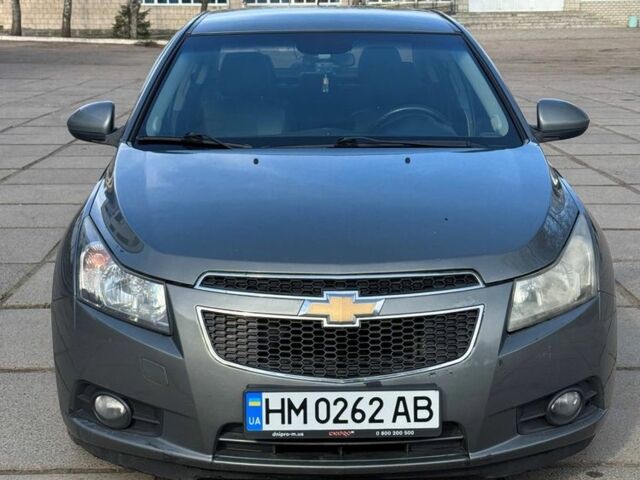 Серый Шевроле Круз, объемом двигателя 1.8 л и пробегом 188 тыс. км за 5700 $, фото 1 на Automoto.ua