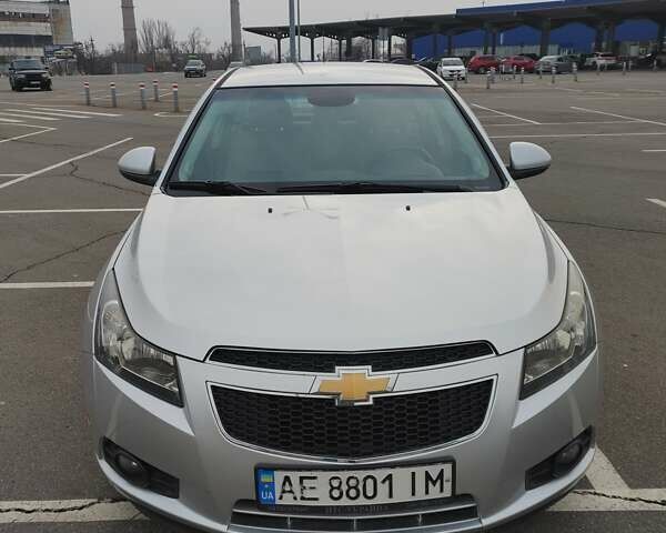 Серый Шевроле Круз, объемом двигателя 1.4 л и пробегом 245 тыс. км за 8000 $, фото 1 на Automoto.ua