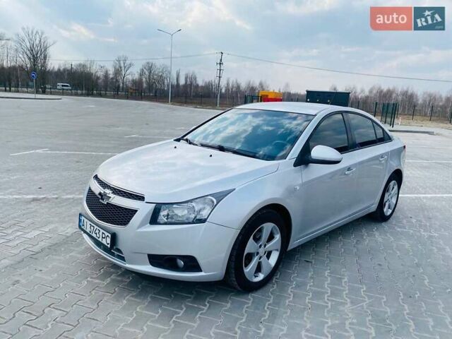 Серый Шевроле Круз, объемом двигателя 1.8 л и пробегом 290 тыс. км за 6400 $, фото 1 на Automoto.ua