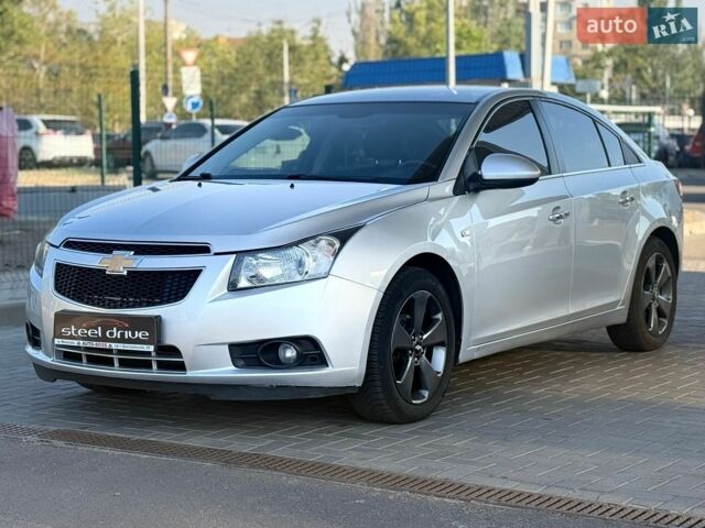 Серый Шевроле Круз, объемом двигателя 1.8 л и пробегом 190 тыс. км за 7200 $, фото 1 на Automoto.ua