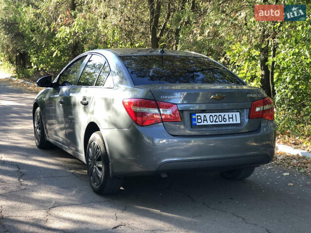 Серый Шевроле Круз, объемом двигателя 1.8 л и пробегом 236 тыс. км за 7500 $, фото 1 на Automoto.ua