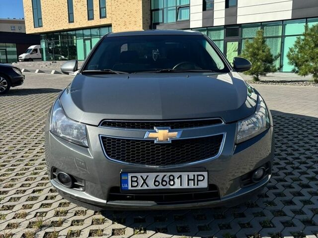 Серый Шевроле Круз, объемом двигателя 1.8 л и пробегом 194 тыс. км за 5900 $, фото 1 на Automoto.ua
