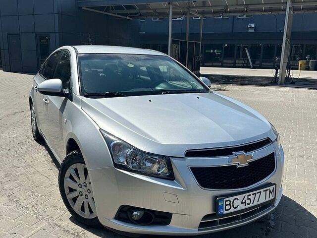 Серый Шевроле Круз, объемом двигателя 1.8 л и пробегом 56 тыс. км за 9100 $, фото 1 на Automoto.ua