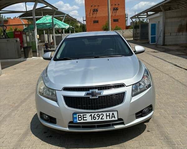 Серый Шевроле Круз, объемом двигателя 1.69 л и пробегом 253 тыс. км за 6950 $, фото 1 на Automoto.ua