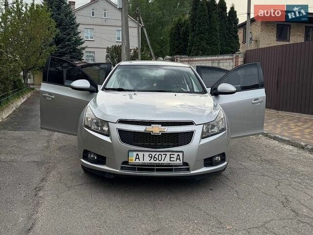Серый Шевроле Круз, объемом двигателя 1.6 л и пробегом 174 тыс. км за 7500 $, фото 1 на Automoto.ua