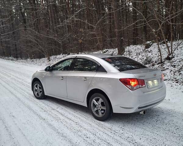Серый Шевроле Круз, объемом двигателя 1.69 л и пробегом 224 тыс. км за 7599 $, фото 1 на Automoto.ua