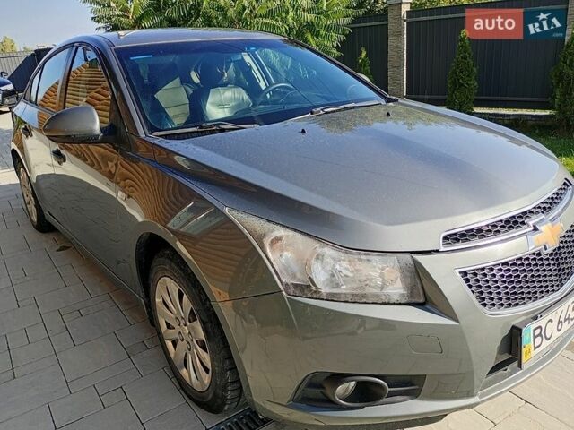 Серый Шевроле Круз, объемом двигателя 1.6 л и пробегом 323 тыс. км за 7500 $, фото 1 на Automoto.ua