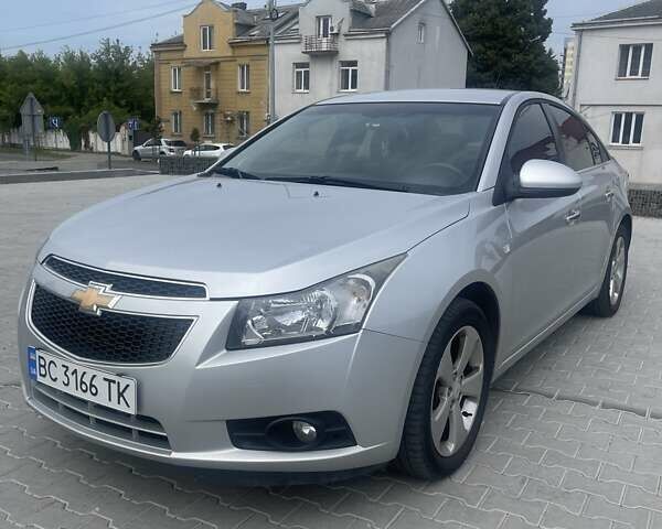 Серый Шевроле Круз, объемом двигателя 1.8 л и пробегом 240 тыс. км за 6600 $, фото 1 на Automoto.ua