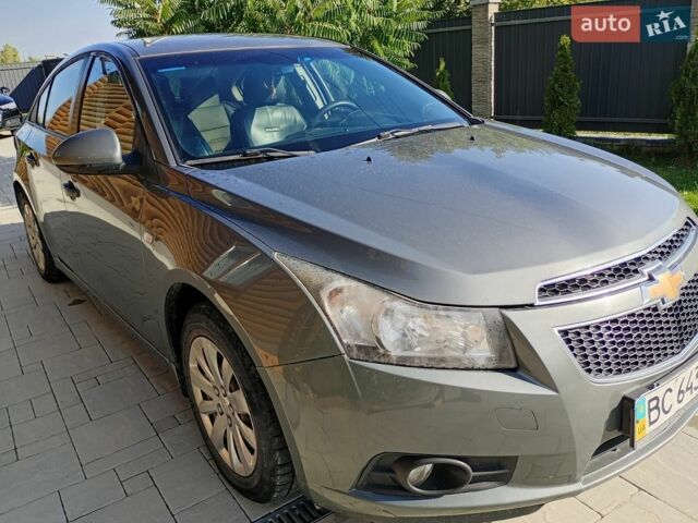 Серый Шевроле Круз, объемом двигателя 1.6 л и пробегом 323 тыс. км за 7500 $, фото 1 на Automoto.ua