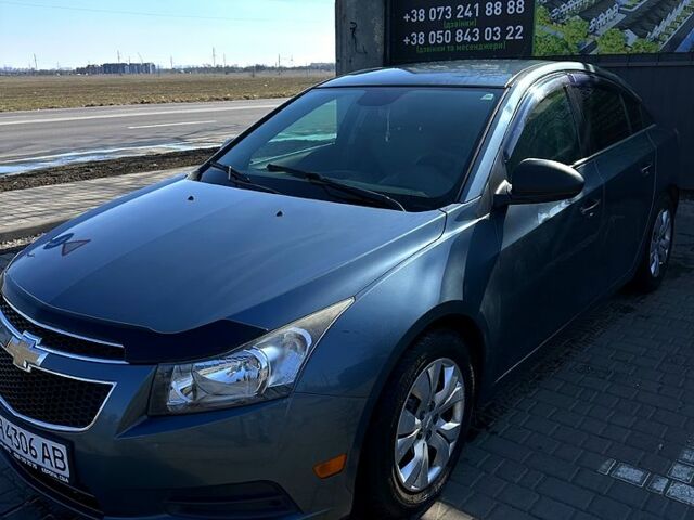 Серый Шевроле Круз, объемом двигателя 1.8 л и пробегом 210 тыс. км за 6600 $, фото 1 на Automoto.ua