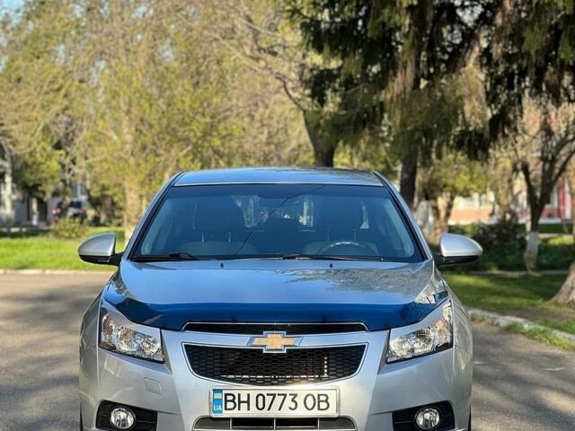 Серый Шевроле Круз, объемом двигателя 1.8 л и пробегом 130 тыс. км за 9600 $, фото 1 на Automoto.ua
