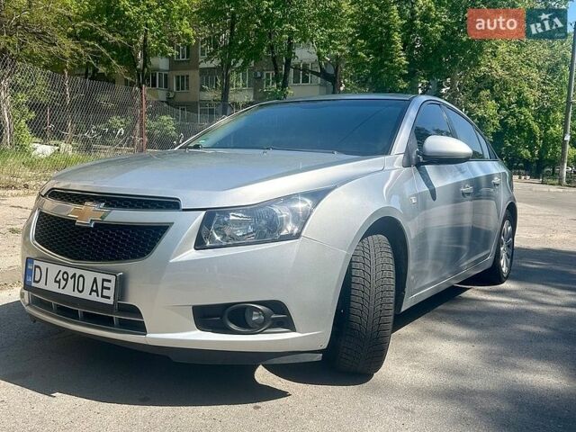 Серый Шевроле Круз, объемом двигателя 1.6 л и пробегом 140 тыс. км за 6100 $, фото 1 на Automoto.ua