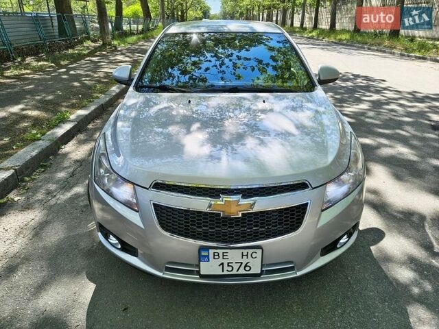 Серый Шевроле Круз, объемом двигателя 1.6 л и пробегом 250 тыс. км за 7300 $, фото 1 на Automoto.ua
