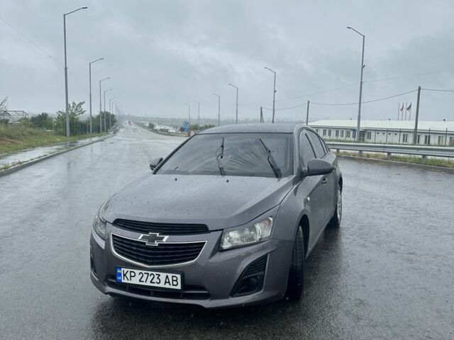 Серый Шевроле Круз, объемом двигателя 1.8 л и пробегом 201 тыс. км за 6400 $, фото 1 на Automoto.ua