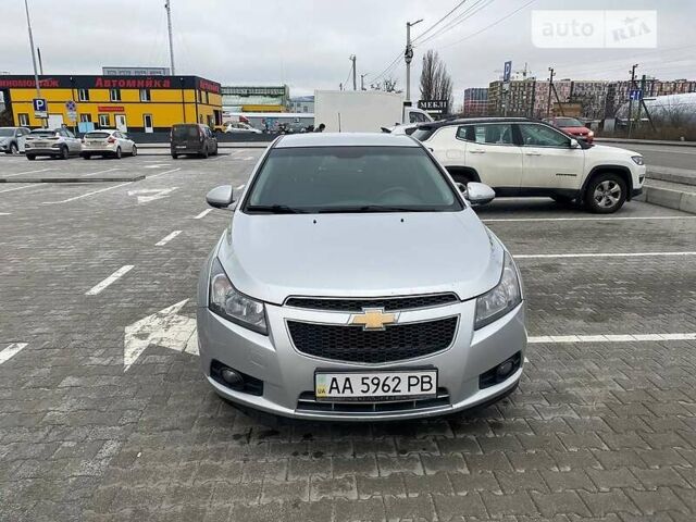 Сірий Шевроле Круз, об'ємом двигуна 1.8 л та пробігом 250 тис. км за 6600 $, фото 1 на Automoto.ua