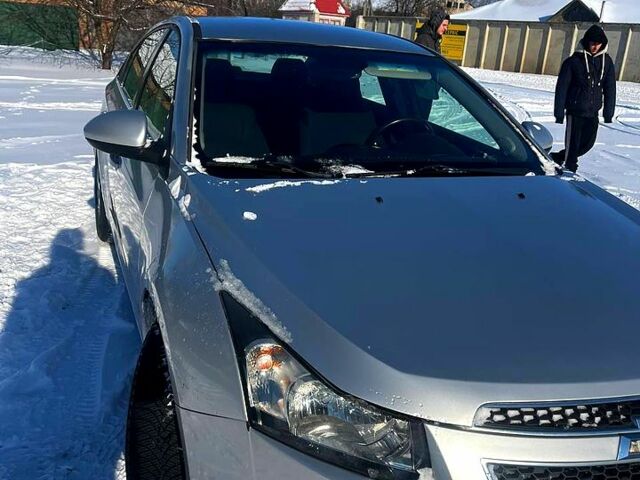 Серый Шевроле Круз, объемом двигателя 1.4 л и пробегом 92 тыс. км за 7500 $, фото 1 на Automoto.ua