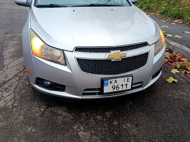 Серый Шевроле Круз, объемом двигателя 1.4 л и пробегом 239 тыс. км за 6300 $, фото 1 на Automoto.ua