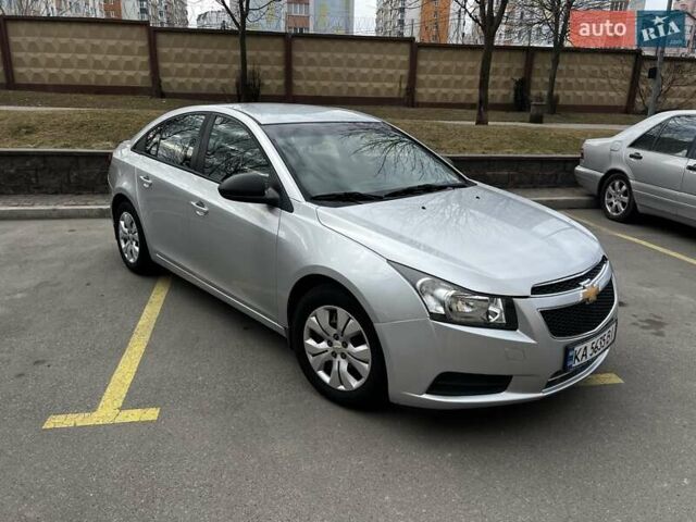 Серый Шевроле Круз, объемом двигателя 1.82 л и пробегом 170 тыс. км за 6800 $, фото 1 на Automoto.ua