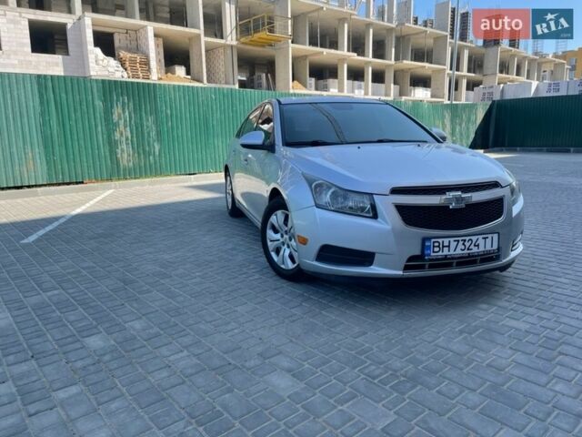 Серый Шевроле Круз, объемом двигателя 1.8 л и пробегом 257 тыс. км за 6000 $, фото 1 на Automoto.ua