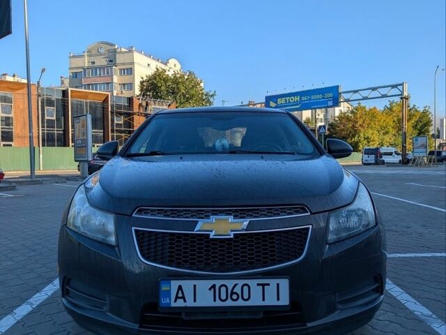 Серый Шевроле Круз, объемом двигателя 1.8 л и пробегом 213 тыс. км за 7500 $, фото 1 на Automoto.ua