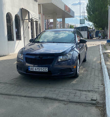 Серый Шевроле Круз, объемом двигателя 1.8 л и пробегом 190 тыс. км за 6999 $, фото 1 на Automoto.ua