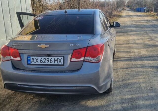 Сірий Шевроле Круз, об'ємом двигуна 1.6 л та пробігом 274 тис. км за 6000 $, фото 1 на Automoto.ua