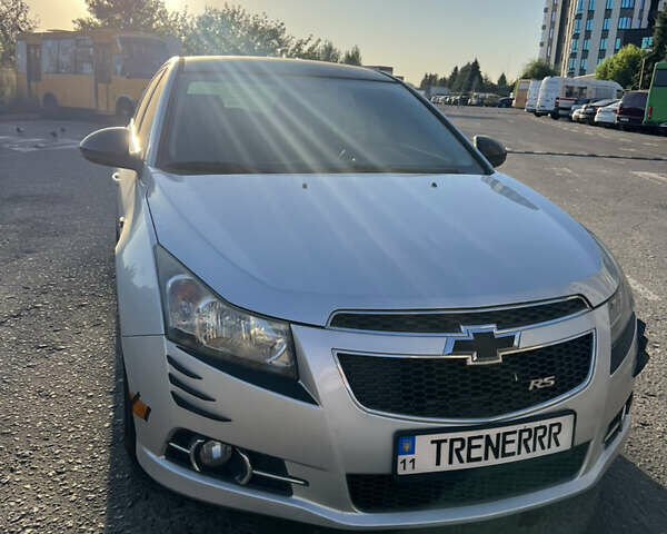 Серый Шевроле Круз, объемом двигателя 1.36 л и пробегом 185 тыс. км за 7900 $, фото 1 на Automoto.ua