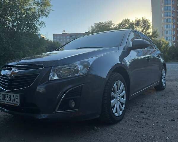 Серый Шевроле Круз, объемом двигателя 1.8 л и пробегом 200 тыс. км за 7300 $, фото 1 на Automoto.ua