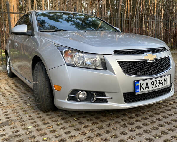 Серый Шевроле Круз, объемом двигателя 1.36 л и пробегом 115 тыс. км за 8500 $, фото 1 на Automoto.ua