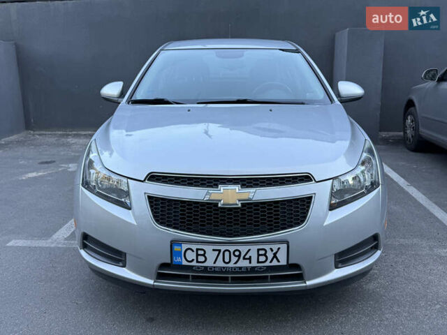 Серый Шевроле Круз, объемом двигателя 1.36 л и пробегом 137 тыс. км за 7500 $, фото 1 на Automoto.ua