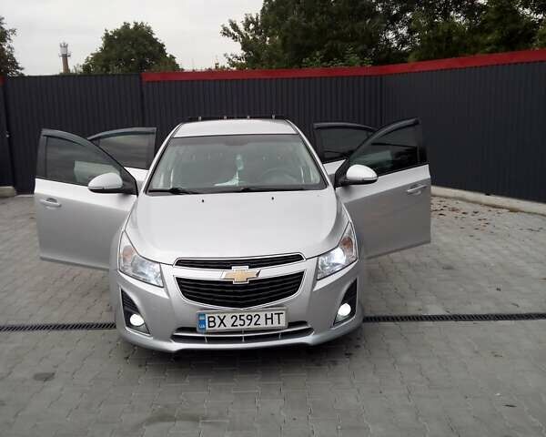 Серый Шевроле Круз, объемом двигателя 1.8 л и пробегом 179 тыс. км за 7300 $, фото 1 на Automoto.ua