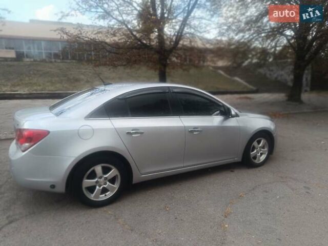 Серый Шевроле Круз, объемом двигателя 1.4 л и пробегом 86 тыс. км за 7200 $, фото 1 на Automoto.ua