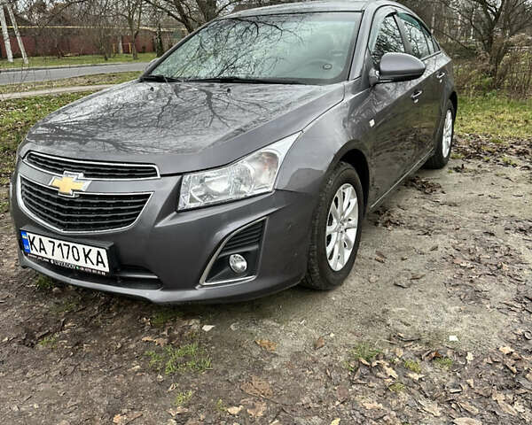 Серый Шевроле Круз, объемом двигателя 1.8 л и пробегом 180 тыс. км за 6400 $, фото 1 на Automoto.ua