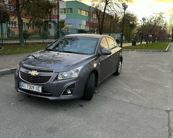 Серый Шевроле Круз, объемом двигателя 1.8 л и пробегом 165 тыс. км за 7800 $, фото 1 на Automoto.ua