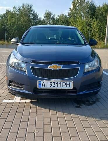 Серый Шевроле Круз, объемом двигателя 1.8 л и пробегом 156 тыс. км за 9500 $, фото 1 на Automoto.ua