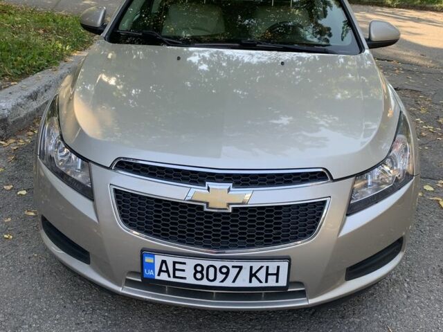 Серый Шевроле Круз, объемом двигателя 1.4 л и пробегом 250 тыс. км за 6800 $, фото 1 на Automoto.ua