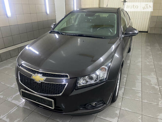 Сірий Шевроле Круз, об'ємом двигуна 1.4 л та пробігом 130 тис. км за 10000 $, фото 1 на Automoto.ua