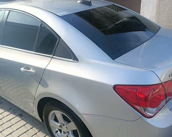 Серый Шевроле Круз, объемом двигателя 1.4 л и пробегом 191 тыс. км за 8000 $, фото 1 на Automoto.ua