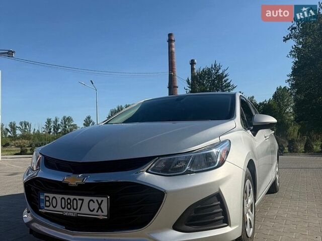 Серый Шевроле Круз, объемом двигателя 1.4 л и пробегом 139 тыс. км за 9500 $, фото 1 на Automoto.ua