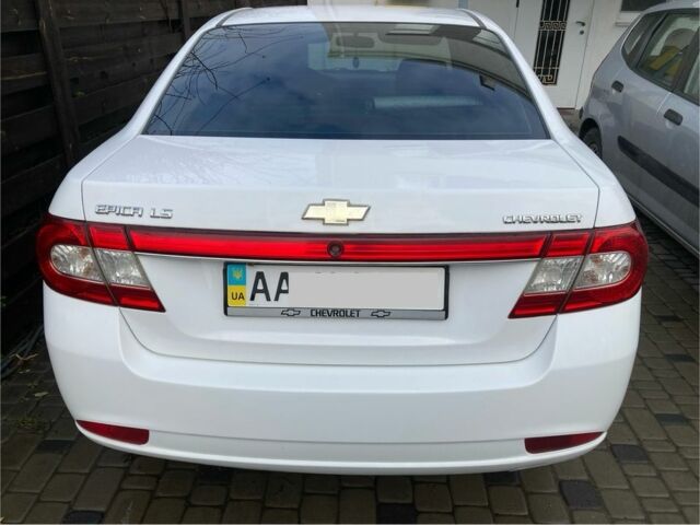 Білий Шевроле Епіка, об'ємом двигуна 2 л та пробігом 296 тис. км за 5100 $, фото 1 на Automoto.ua