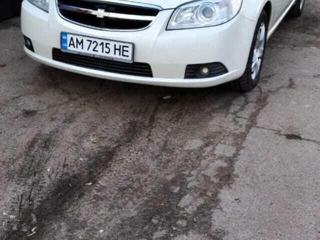 Белый Шевроле Эпика, объемом двигателя 2 л и пробегом 245 тыс. км за 6900 $, фото 1 на Automoto.ua